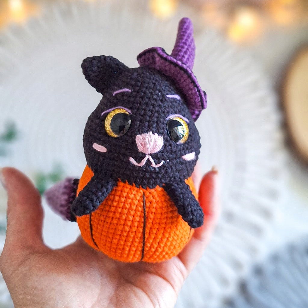 Handmade Crochet Kitten in a Pumpkin, Halloween, 15 cm, Gift
