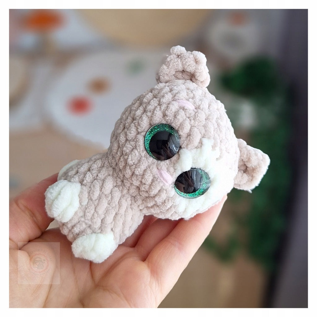 Kitten Keychain, 10 cm, Handmade Crochet Amigurumi Toy