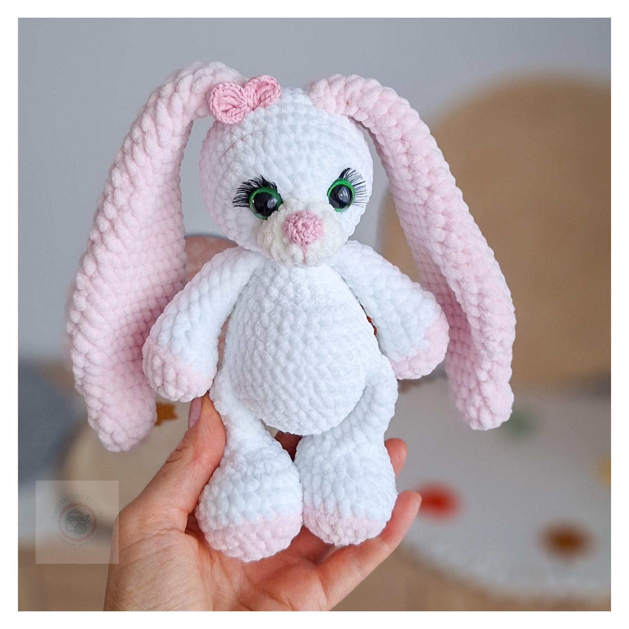 Ręcznie robiony biało-różowy króliczek z długimi uszami, pluszowa zabawka dla dziecka