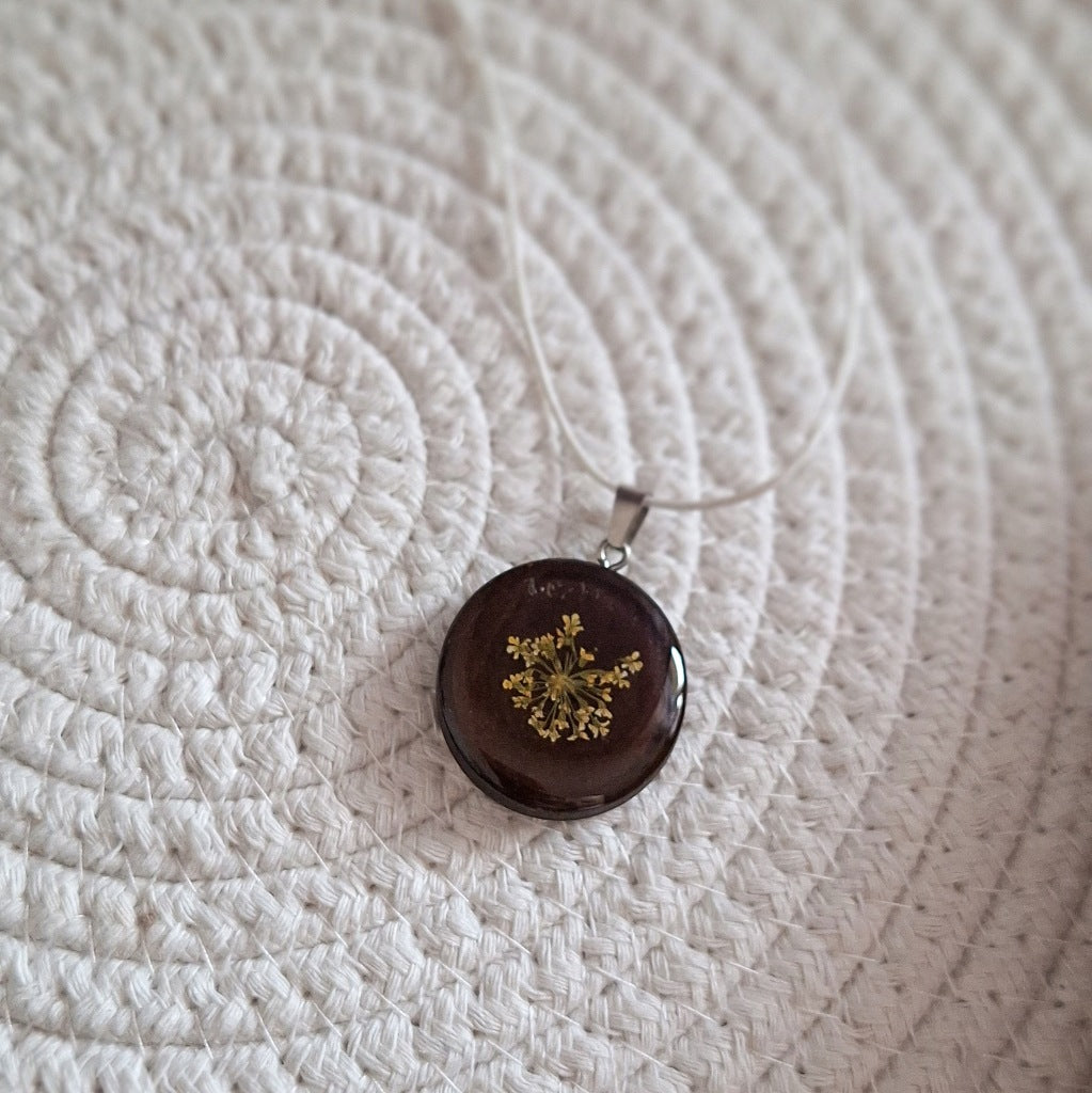 Beige Flower Resin Necklace, Handmade, 3 cm