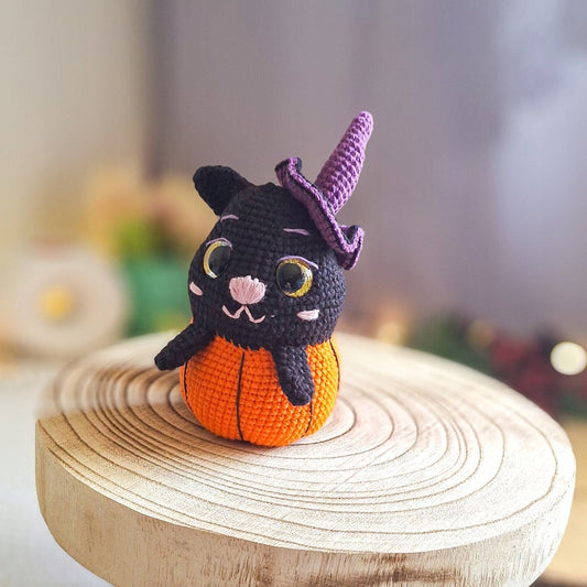 Handmade Crochet Kitten in a Pumpkin, Halloween, 15 cm, Gift