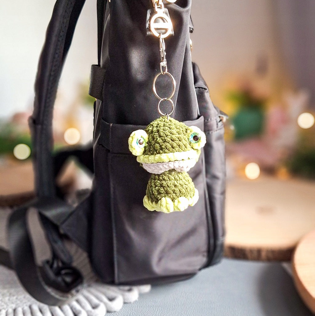 Frog Keychain, Handmade Crochet Plush Yarn, 15 cm