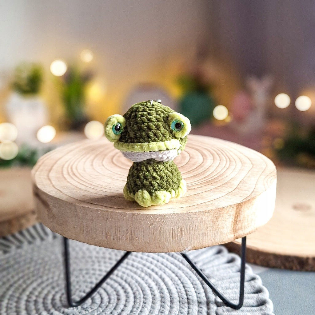 Frog Keychain, Handmade Crochet Plush Yarn, 15 cm